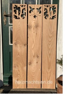 Garderobe mit Vogel und Blumenmotiv Garderobe mit Vogel und Blumenmotiv
