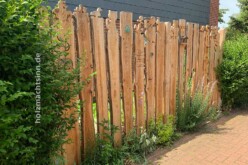 Zaun mit vielen verschiedenen Motiven Holzgartenzaun mit unterschiedlichen Motiven