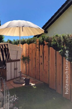 ...zum Urlaub machen Zaun zum Nachbargrundstück